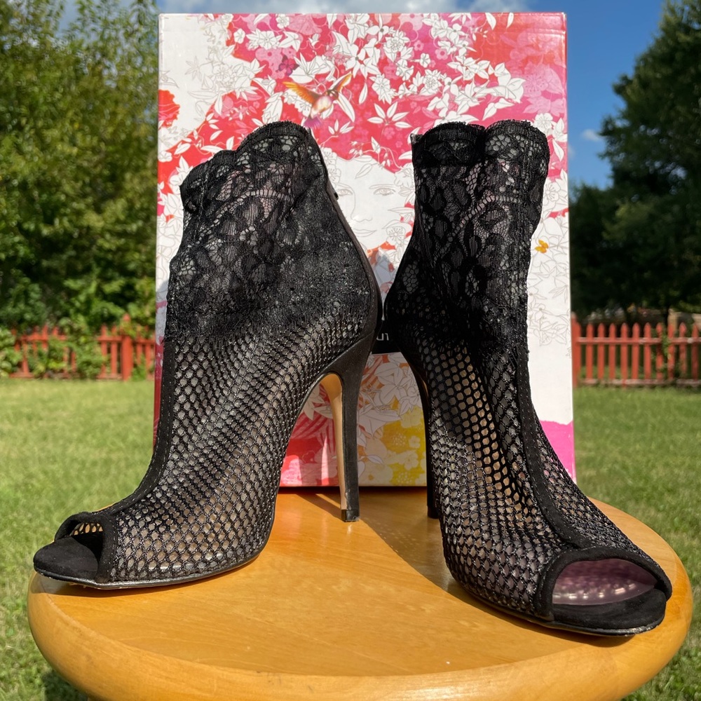 CHINESE LAUNDRY jeopardy high heel